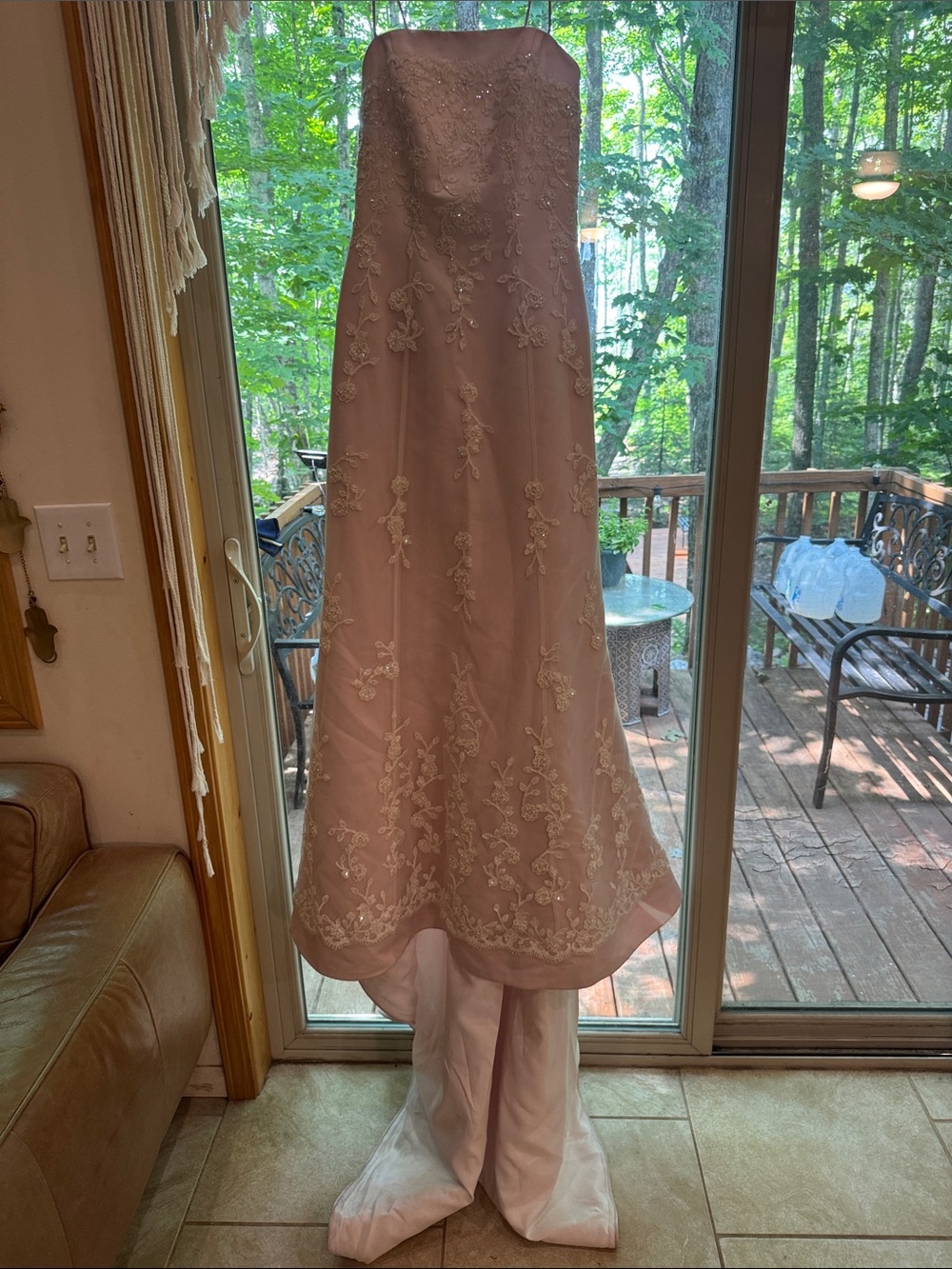 David's Bridal PINK Strapless WEDDING Dress with Floral Appliqué. Sz. 6